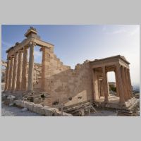 Erechtheion, photo George E. Koronaios, Wikipedia.jpg